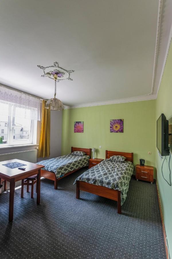 Hotel Regina House à Kaunas Extérieur photo