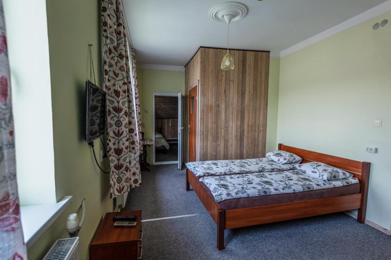 Hotel Regina House à Kaunas Extérieur photo